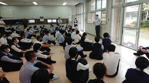 学年集会2年.jpg