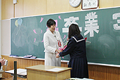 graduation17030111.jpg